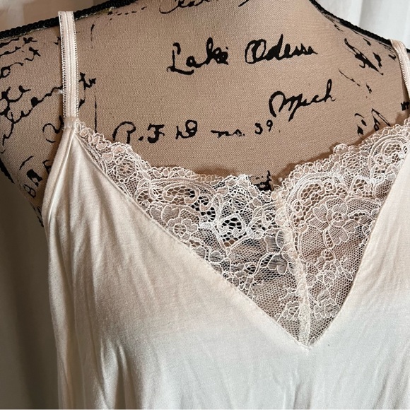 💚POL white tank - Picture 7 of 7